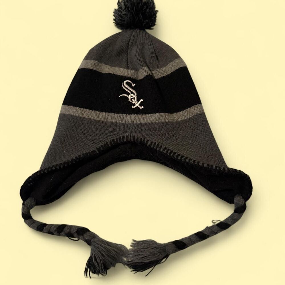 MLB Beanie Unisex One Size Black Gray White Sox Baseball Knit Earflap Pom